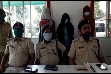 मुंगेर में विशेष अभियान के अंतर्गत तीन नक्सली गिरफ्तार किए गए.