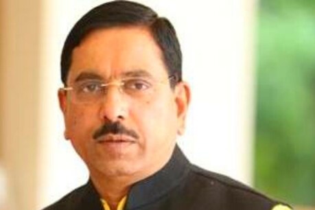 केंद्रीय मंत्री प्रह्लाद जोशी