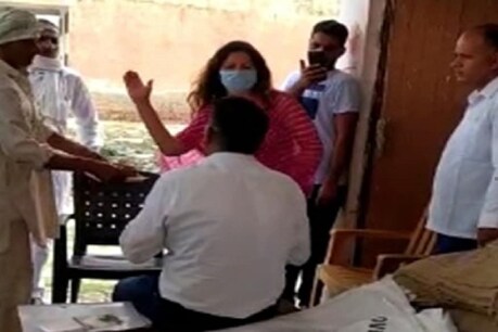 सोनाली फोगाट ने की थी सुल्तान सिंह की पिटाई