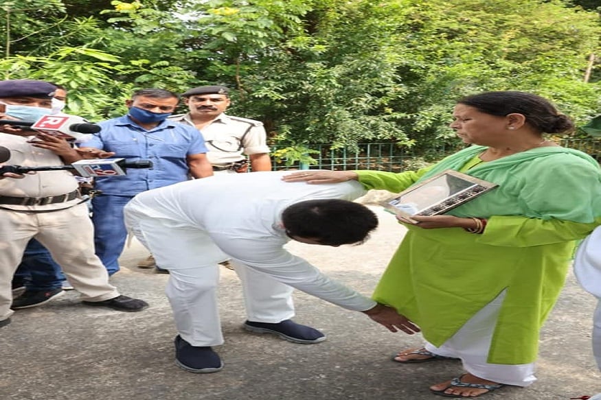 Tejashwi Yadav, Bihar Election 2020, bihar assembly elections 2020, nomination file, Tejashwi Yadav ,Lalu yadav,rjd, jdu, narendra modi, bihar news, राघोपुर विधानसभा सीट, तेजस्वी कहां से लड़ रहे चुनाव, राधोपुर विधानसभा सीट से कौन है आरजेडी का प्रत्याशी, बीजेपी, सतीश कुमार, राबड़ी देवी, लालू प्रसाद यादव, तेजप्रताप यादव, भोला यादव, Tejashwi Yadav file nomination in raghopur assembly seat nitish kumar Lalu Yadav rabri devi ec nodrss