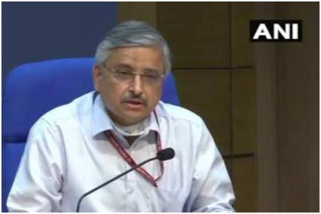 Covid Vaccine in India: दिल्ली एम्स के प्रमुख डॉ. रणदीप गुलेरिया ने बताया कि अगले साल की शुरुआत में आएगी कोरोना वैक्सीन. (फाइल फोटो)
