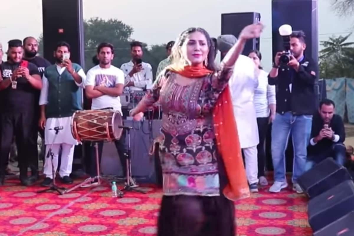 Sapna Choudhary, Sapna Choudhary dance video, Social Media, Viral dance video, Sapna Choudhary Hot dance, kurti dhili aankh jahrili, Lockdown, social media, लॉकडाउन, सोशल मीडिया, सपना चौधरी, वायरल वीडियो, कुर्ती ढीली आंख जहरीली