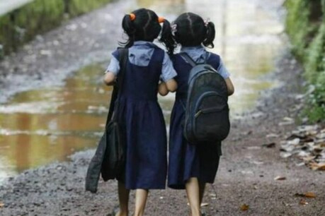 अप्रैल 2019 से लेकर 31 मार्च 2020 तक 2,061 लड़कियों को गोद लिया गया. (सांकेतिक तस्वीर))