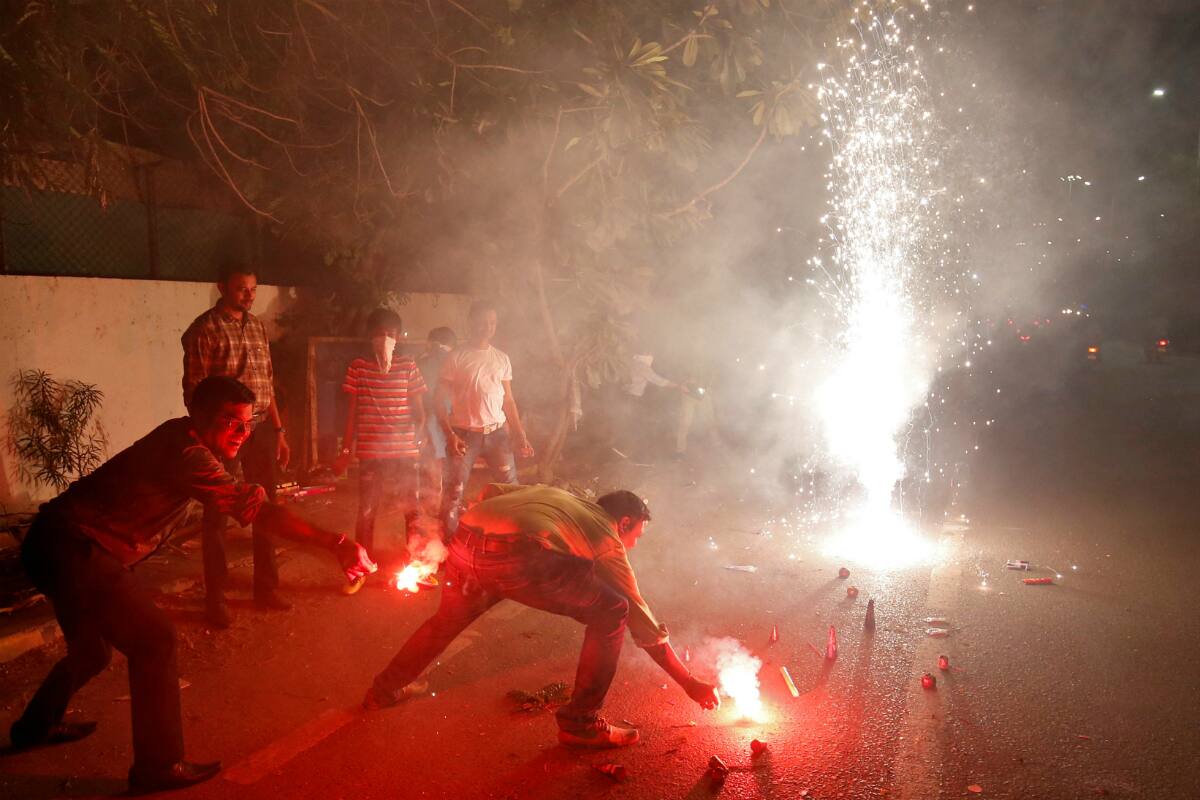 Air Pollution: 8 पॉइंट में जानिए दिवाली पर पटाखे जलाने को लेकर NGT ने क्या कहा?