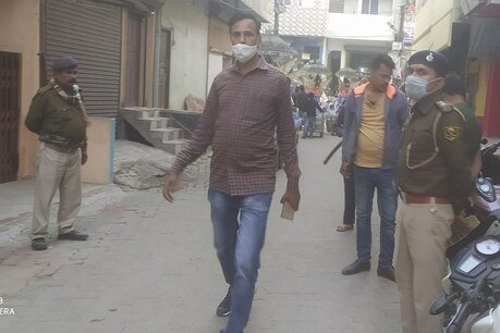 पटना में हुई हत्या के बाद मामले की पड़ताल के लिए पहुंची पुलिस