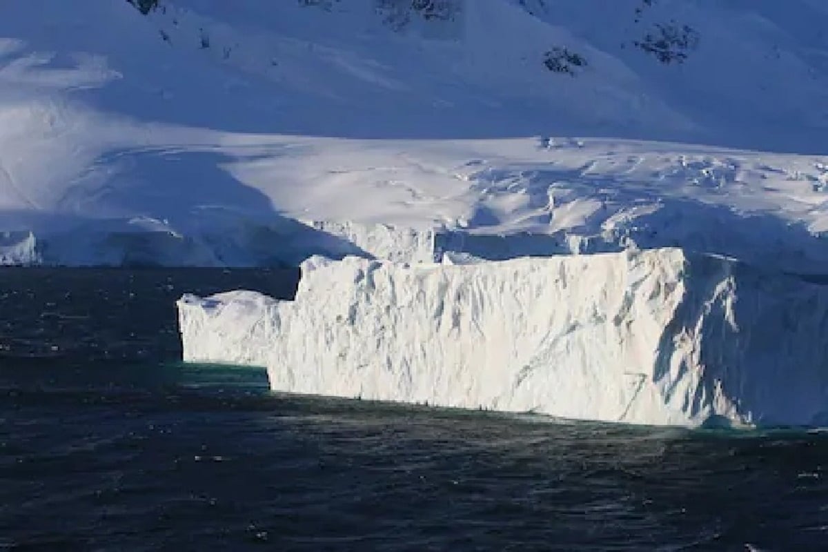 Antarctica, Global Warming, sea ice hole, Atmospheric Rivers, Ice melting,