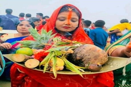 कोरोना काल में तय गाइडलाइन के मुताबिक श्रद्धालु छठ पूजा मना सकेंगे (फाइल फोटो)