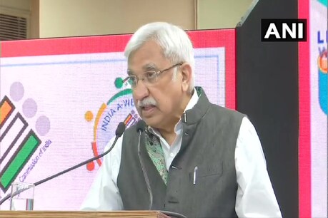 मुख्य चुनाव आयुक्त ने कहा, बिहार में 72 मिलियन से अधिक मतदाता हैं, जो महामारी के दौर में वोट कर रहे हैं.