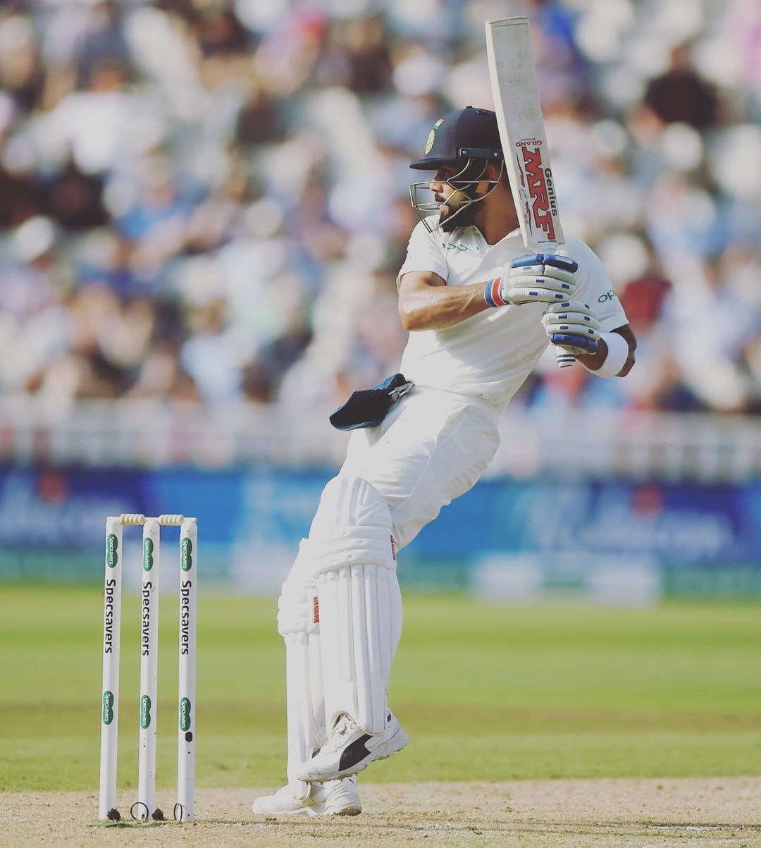 विराट कोहली भारत की ओर से सबसे ज्यादा दोहरा शतक जमाने वाले बल्लेबाज हैं. कोहली ने अबतक 7 बार दोहरा शतक लगाया है. हालांकि वनडे में उनके बल्ले से एक भी दोहरा शतक नहीं निकला है. टेस्ट में सबसे ज्यादा दोहरा शतक जमाने का रिकॉर्ड डॉन ब्रैडमैन के नाम है. ब्रैडमैन ने 12 बार टेस्ट में दोहरा शतक जमाने में सफल रहे थे. (@imviratkohli)