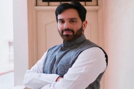 लव सिन्हा.