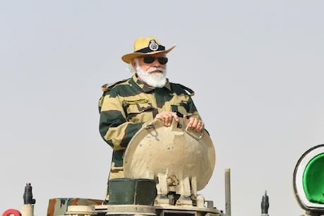 2014 से प्रधानमंत्री हर साल उत्तराखंड, हिमाचल प्रदेश, पंजाब, जम्मू कश्मीर के अग्रिम इलाकों में सैनिकों के साथ समय गुजारते हुए दीपावली मनाते रहे हैं.