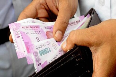 वित्‍त मंत्री निर्मला सीतारमण ने महंगाई भत्‍ते से हटाई रोक! 24 फीसदी  बढ़ोतरी हो दी मंजूरी, जानें सच्‍चाई - Finance Minister Nirmala Sitharaman  removed restrictions from ...