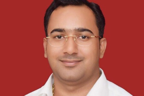 अयोध्या में भाजपा नेता रविकांत तिवारी पर अंधाधुंध फायरिंग