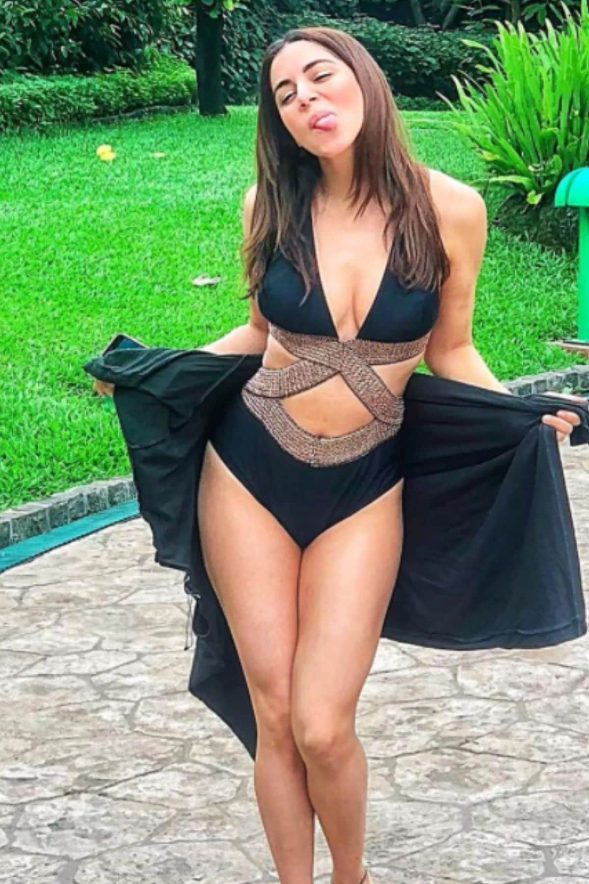 Kundali Bhagya Preeta Aka Shraddha Arya, Shraddha Arya ,Shraddha Arya pool photo,Shraddha Arya pool video, Shraddha Arya hot photo,Shraddha Arya photo, Shraddha Arya bikini photo,Shraddha Arya viral bikini photo, Shraddha Arya photo in swimming pool, कुंडली भाग्य, श्रद्धा आर्या बिकिनी फोटोज