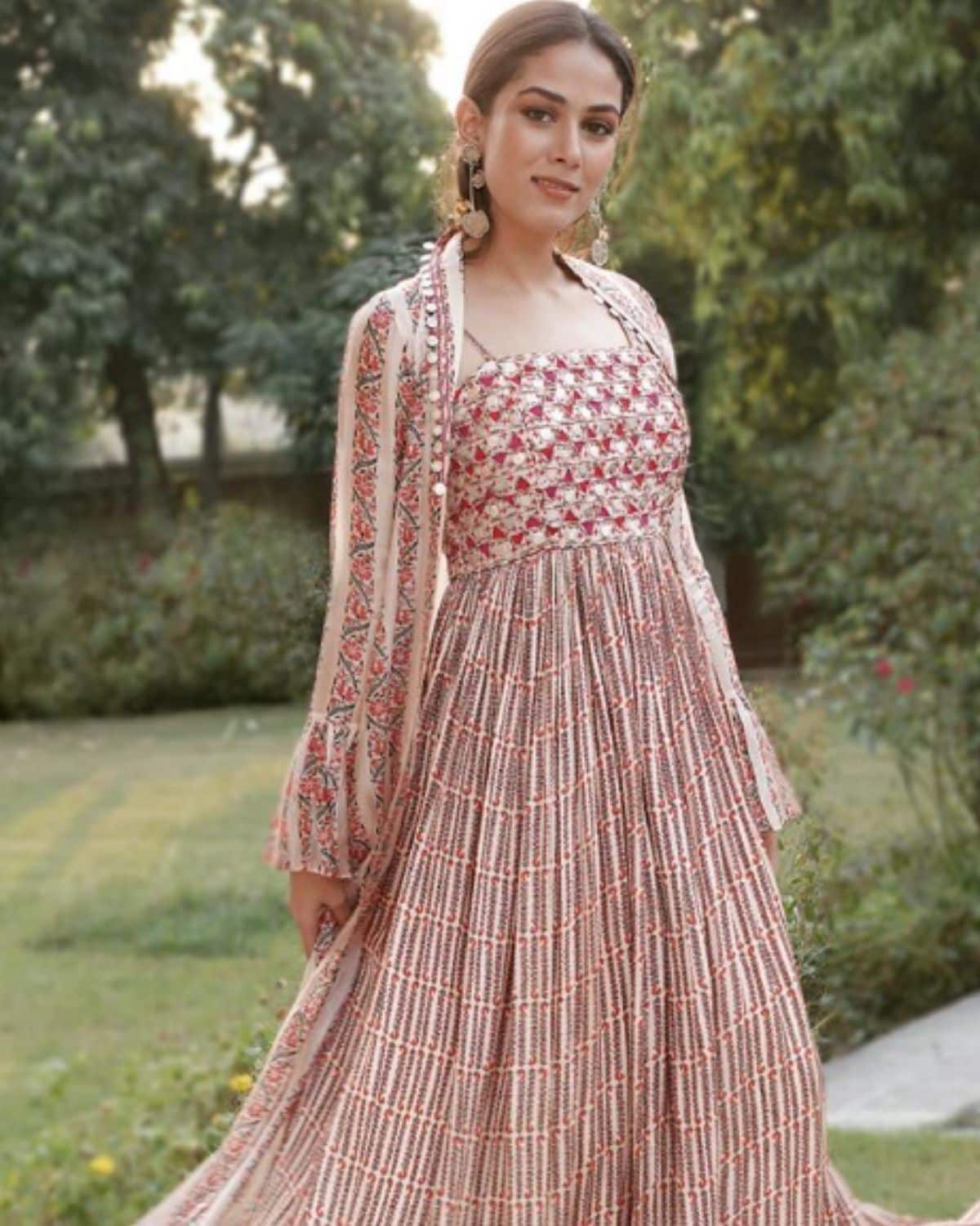 diwali 2020, Diwali looks, diwali celebrity Look, celebrity inspired looks, Janhvi Kapoor, Katrina Kaif, दिवाली 2020, जान्हवी कपूर, Bollywood News in Hindi, Entertainment News in Hindi, news18 hindi