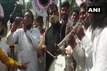 PHOTOS: 8 महीने बाद इंदौर में सुनाई दी बैंड की धुन, सांसद शंकर लालवानी ने मिलाई ताल से ताल