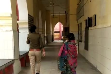 नशे की दवा देकर नाबालिग बेटी के साथ दुष्कर्म करता था पिता