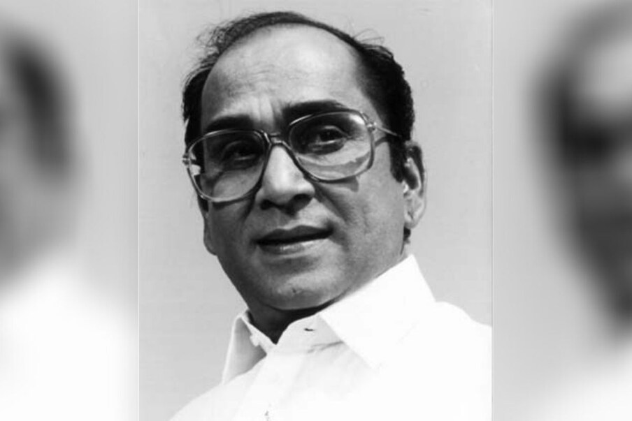  नागार्जुन के पिता और नागा चैतन्या के दादा अक्किनेनी नागेश्वर राव, तेलुगु सिनेमा के दिग्गज अभिनेता और निर्माता थे. भारतीय सिनेमा में उनका योगदान सराहनीय है. (Photo: सोशल मीडिया)