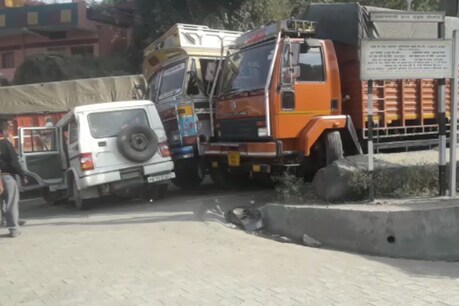 दुर्घटना में जीप सवार 5 लोग घायल हो गये