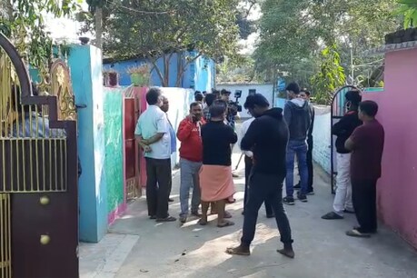 घटना के बाद से घरवाले दहशत में हैं.