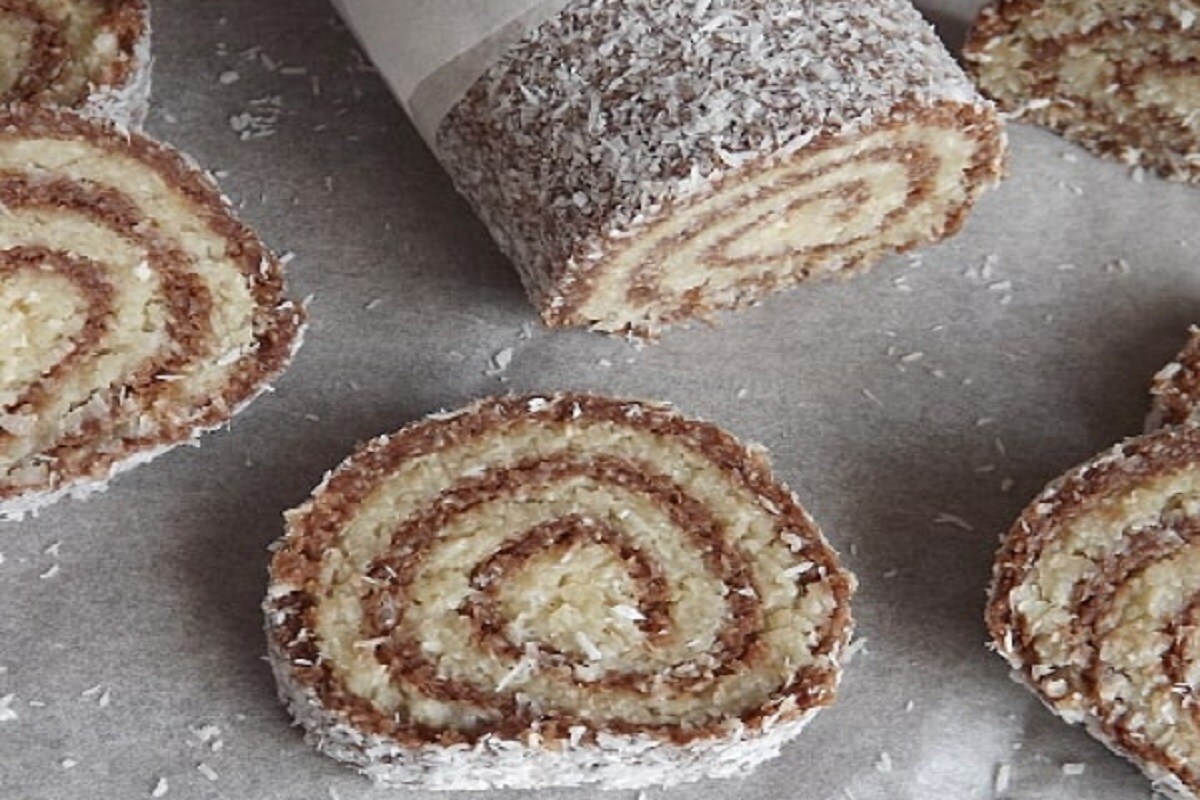 Recipe Video: दिवाली पर पेश करें कोकोनट रोल, मेहमान कहेंगे- प्लीज एक एक्स्ट्रा