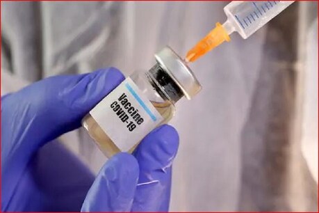 Oxford and AstraZeneca की कोविड-19 (Covid-19) वैक्सीन (Vaccine) के नतीजे जब घोषित किए गए तब पूरी जानकारी नहीं दी गई थी. . (फोटो सौ. न्यूज18 इंग्लिश)