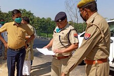 बलरामपुरः वकील ने दी एसपी को वर्दी उतरवा लेने की धमकी, भाई संग गिरफ्तार