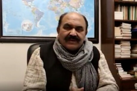 हिमाचल किसान सभा के अध्यक्ष डॉ. कुलदीप सिंह तंवर ने कृषि कानूनों को किसान विरोधी बताया.