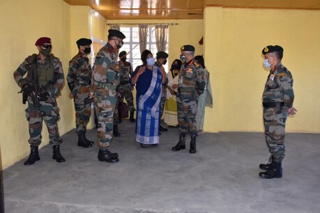 सेना प्रमुख तीन दिवसीय नॉर्थ ईस्ट की यात्रा पर हैं.