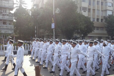 Jobs in Indian Navy: जेईई मेंस के जरिए भारतीय नौसेना में करियर बनाने का मौका है.