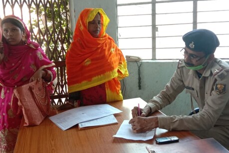 पीड़िता ने भभुआ पुलिस से मदद की गुहार लगाई है.