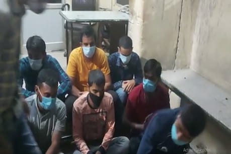 पुलिस आरोपियों से पूछताछ कर रही है.