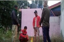 PHOTOS: पहाड़ों में बर्फबारी से मैदानी इलाकों में बढ़ी ठिठुरन, ठंड से बचने को आग बनी सहारा