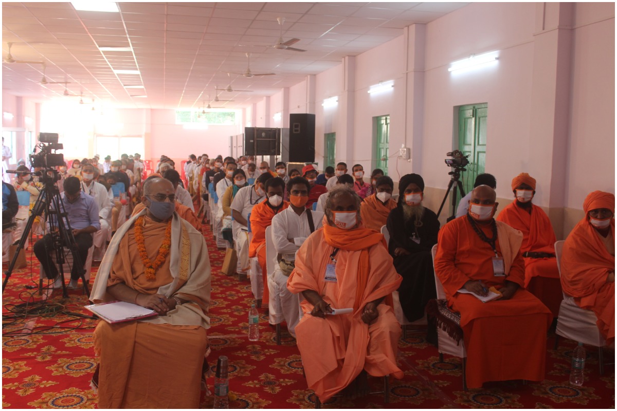 ऋषिकेश में जुटे देशभर के बुद्धिजीवी और साधु-संत, बोले-आध्यात्म से ही 'वसुधैव कुटुम्बकम' को मिलेगी असली पहचान 4 Maharishi Arvind Foundation, Rishikesh, महर्षि अरविंद फाउंडेशन, ऋषिकेश