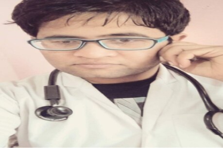 डॉ शुभम उपाध्याय अभी भोपाल के चिरायु अस्पताल में भर्ती हैं.