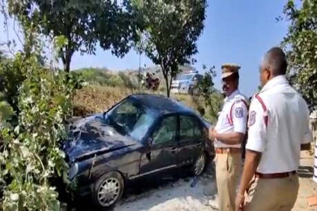 हिमाचल प्रदेश के राज्यपाल बंडारू दत्तात्रेय की कार दुर्घटनाग्रस्त