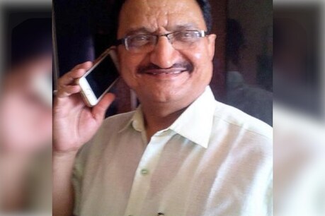 रिश्वत के इस खेल में जिला कलक्टर की भूमिका सामने आते ही राज्य सरकार ने उनको उसी रात पद से हटाकर एपीओ कर दिया था.