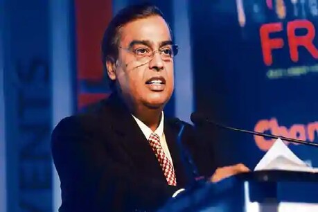 रिलायंस इंडस्ट्रीज (Reliance Industries) के सीएमडी मुकेश अंबानी (PTI)
