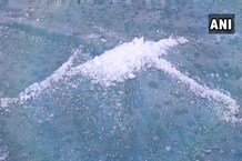 PHOTOS: राजस्थान में दिखा मनाली जैसा नजारा, टूरिस्ट बोले- पहली बार यहां जमी बर्फ