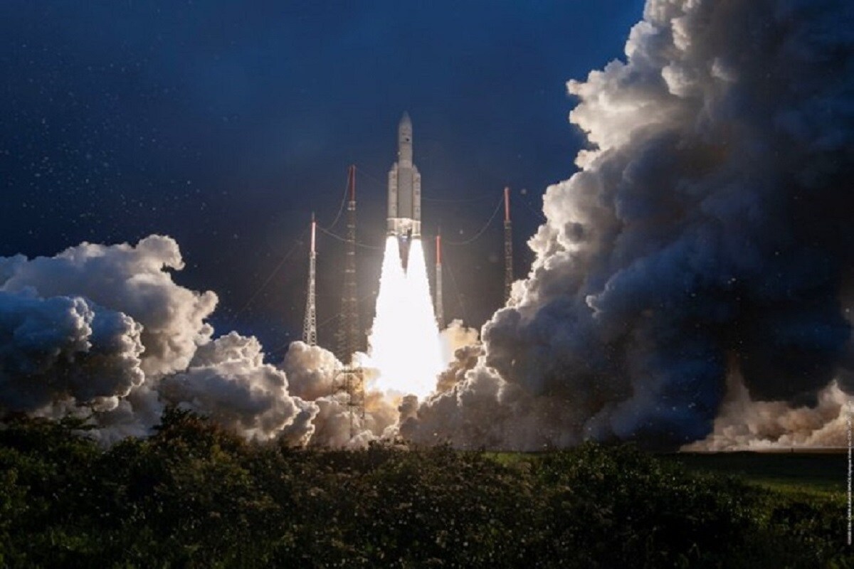 Space, Astronauts, CPR, Heart attack, Cardiac arrest, space tourism,