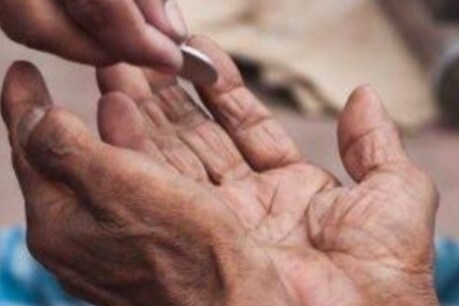बिहार सरकार की योजना है कि शहर के भिक्षुकों को आर्थिक मदद कर उन्हें रोजगार से जोड़ेगी. (सांकेतिक तस्वीर)