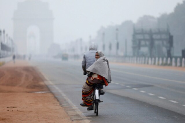 वैष्णो देवी में बर्फबारी, गुलमर्ग में पारा -7.2; इन राज्‍यों में बढ़ेगी ठिठुरन