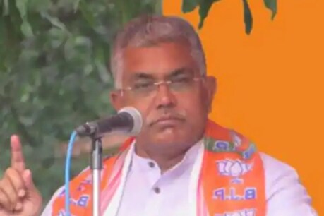 पश्चिम बंगाल बीजेपी अध्यक्ष दिलीप घोष ने ममता सरकार को निशाने पर लिया है. (File Pic)