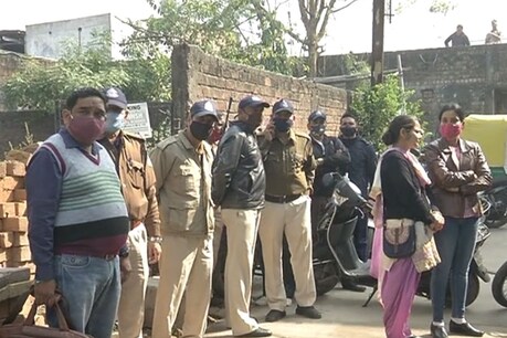 जबलपुर साइबर सेल के पुलिसकर्मी नोएडा में गिरफ्तार हो गए हैं. (प्रतीकात्मक फोटो)