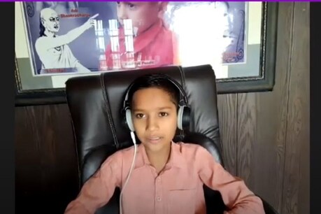 एक इंटरव्यू के दौरान कौटिल्य पंडित. (Image : Youtube)