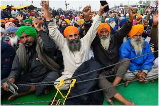 कृषि कानूनों के खिलाफ आंदोलन कर रहे किसानों ने आज प्रधानमंत्री की बातों से न केवल असंतुष्टि जाहिर की है. बल्कि किसान संबोधन में कही गई बातों को लेकर बड़े आरोप भी लगाए हैं.