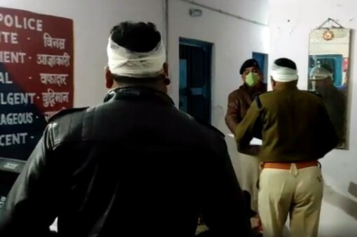 शाजापुर में बेखौफ अपराधियों ने पुलिस पर हमला कर दिया. शाजापुर में बेखौफ अपराधियों ने पुलिस पर हमला कर दिया.