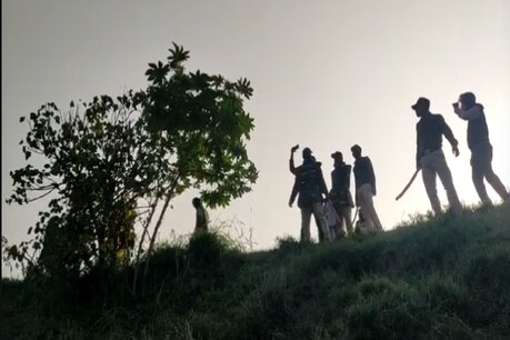 कलेक्टर-डीआईजी ने मौके पर पहुंचकर लोगों को शांत कराया.