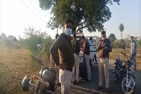 आरोपी अभिजीत साकल्ले रिटा. इनकम टैक्स अफसर का बेटा है.