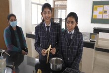 स्कूली बच्चियों ने पके केले से बनाया गुड़ तो साइंस कांग्रेस से आया बुलावा